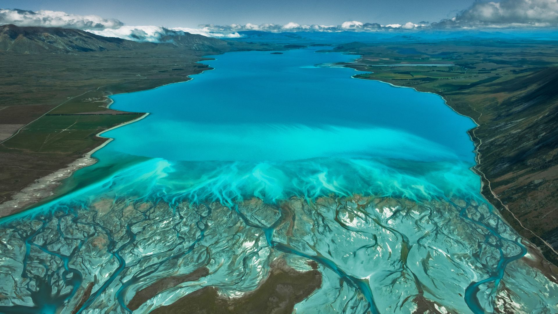 Lake Tekapo and Aoraki/Mount Cook National Park on New Zealand\'s South Island