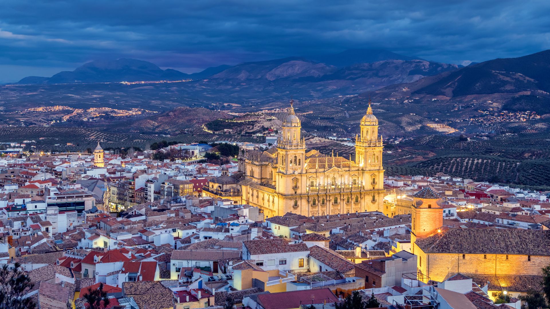 Jaén al anochecer, Andalucía, España