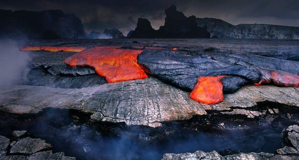 Lava overflowing caldera of Pu'u 'O'o, Kilauea volcano, Hawaii