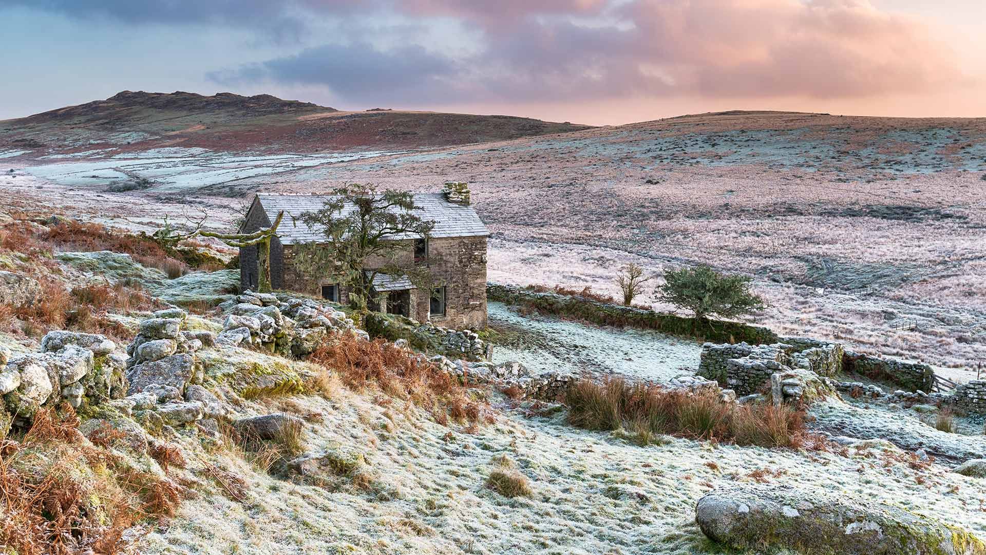 Abandoned cottage in the foothills of Brown Willy on Bodmin Moor, the highest point in Cornwall, England