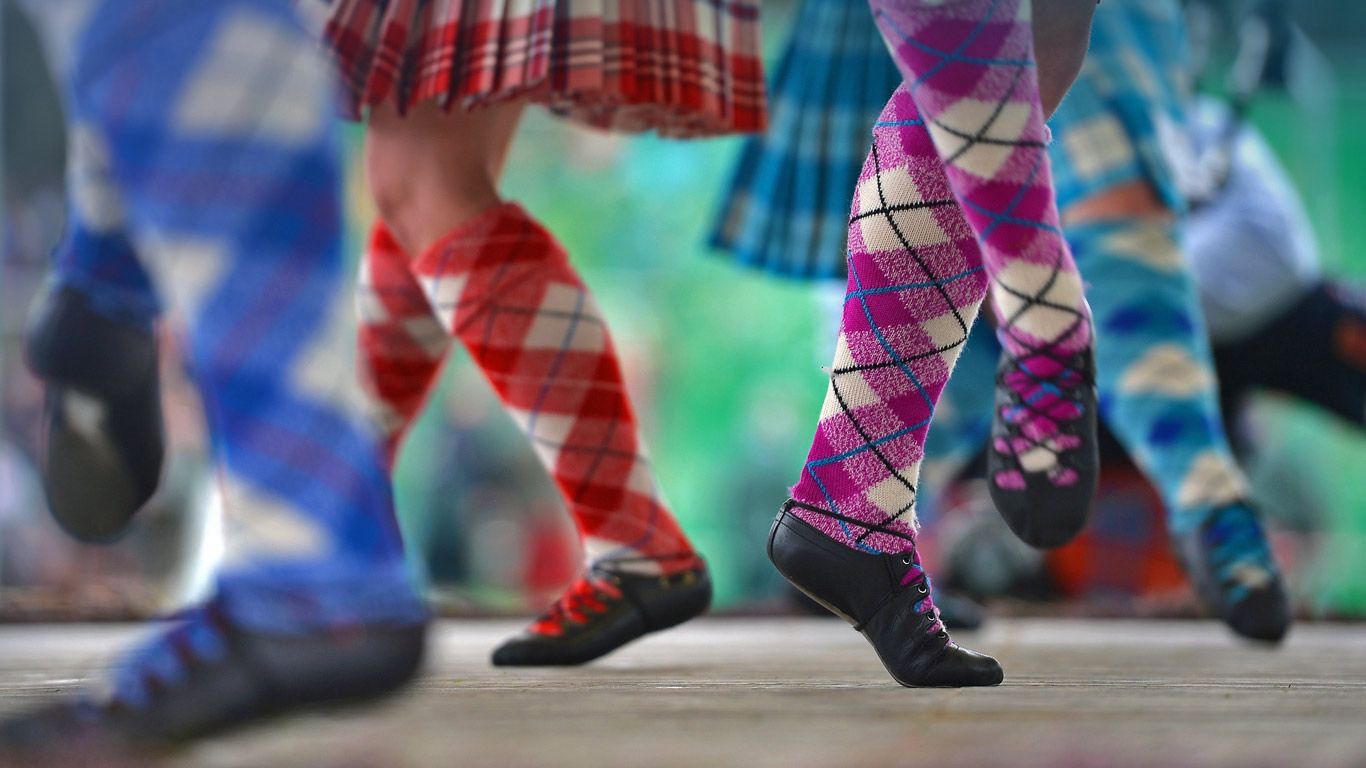 ｢ブレマー・ギャザリングのダンス｣イギリス, スコットランド