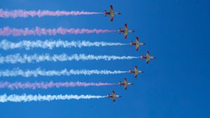 El Equipo Nacional de Vuelo Acrobático, Madrid, España (© Carlos Alvarez/Fotógrafo autónomo/Getty Images Entertainment/Getty Images)(Bing España)