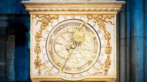 Horloge astronomique de la Cathédrale Saint-Jean de Lyon (© kyolshin/Panther Media GmbH/Alamy Stock Photo)(Bing France)