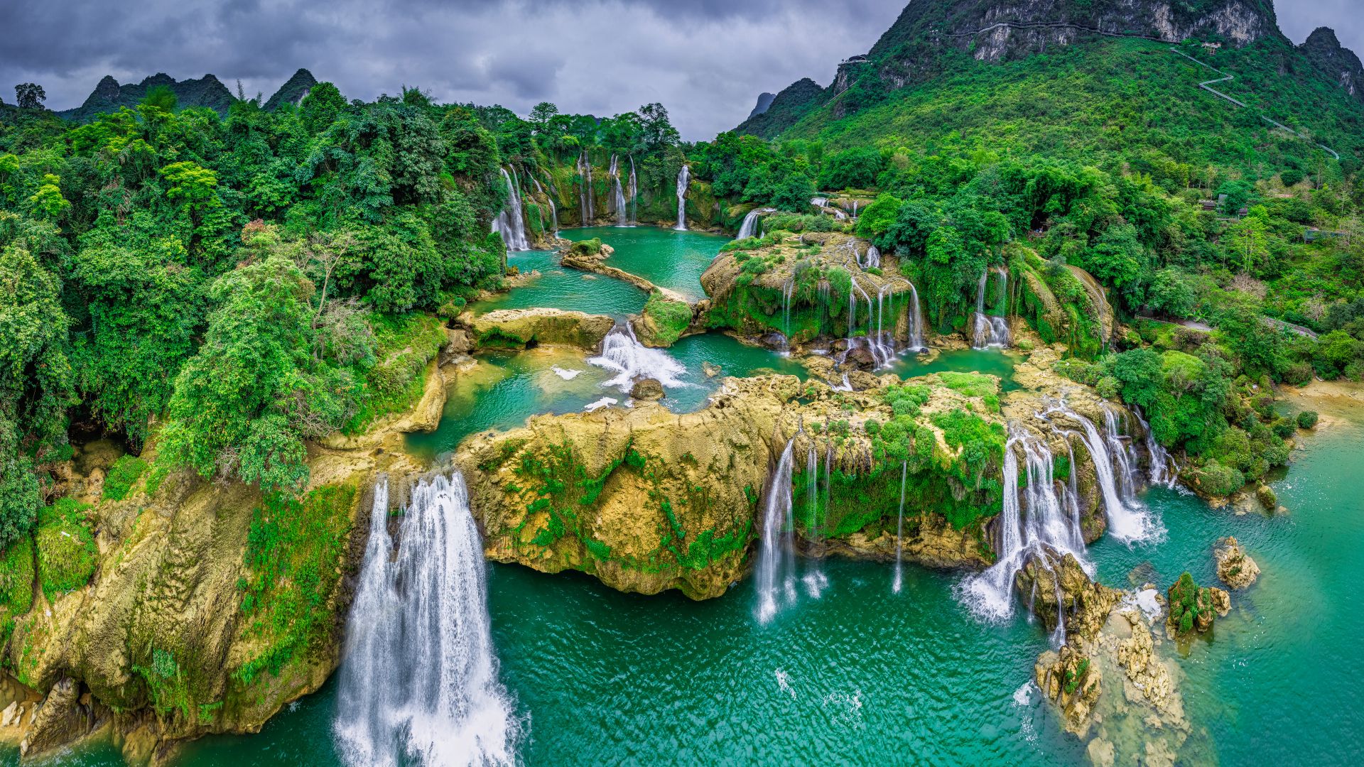 Cascate di Bản Giốc sul fiume Quây Sơn, Vietnam