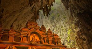 马来西亚吉隆坡黑风洞的印度教寺庙 -- Stuart Westmorland/Corbis &copy; (Bing China)