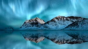 罗弗敦群岛上空的北极光，挪威 (© arnaudbertrande/Getty Images)(Bing China)