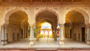 Sattais Katcheri (Court of 27 pillars), Amber Fort, Rajasthan, India (© Yury Taranik/Shutterstock)(Bing Canada)