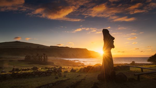 Alba ad Ahu Tongariki, Parco Nazionale Rapa Nui, Isola di Pasqua, Cile