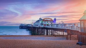 Brighton Pier at sunset, England, UK (© Peppy Graphics/Shutterstock)(Bing United Kingdom)