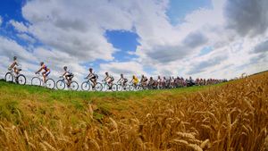 Tour de France riders (© Tim De Waele/Corbis)(Bing Australia)