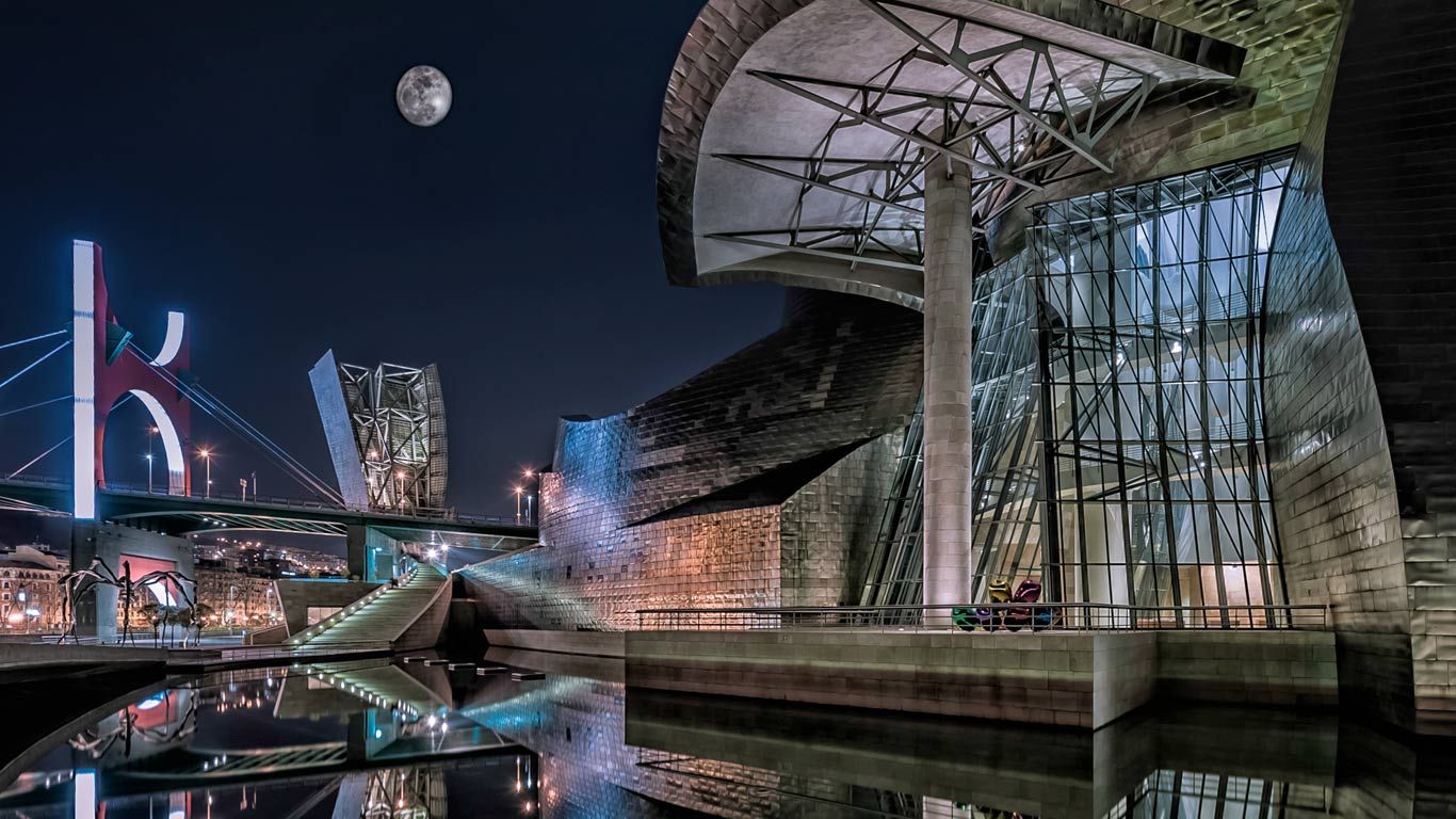Guggenheim Museum Bilbao, Bilbao, Spain