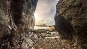 Godrevy Lighthouse, Cornwall, England, UK (© Paul Nash/Shutterstock)(Bing Australia)