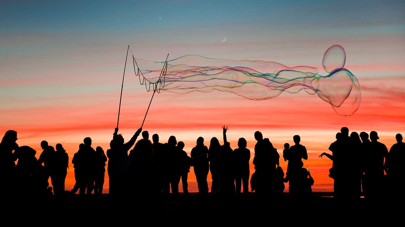 Large bubbles at sunset, Jockey's Ridge, Outer Banks, North Carolina, USA
