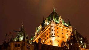 Fairmont le Chateau Frontenac hotel, Quebec City, province of Quebec, Canada (©Robert Harding Picture Library Ltd / Alamy)(Bing Canada)
