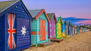 Cabanes de plage à Brighton, État de Victoria, Australie (© J C Mitchell/Getty Images)(Bing France)
