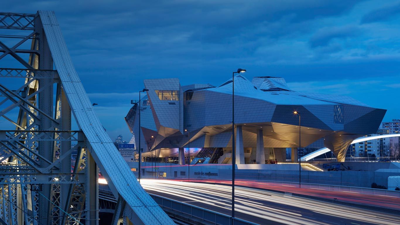 Vue crépusculaire du Musée des Confluences, Lyon, Rhône-Alpes