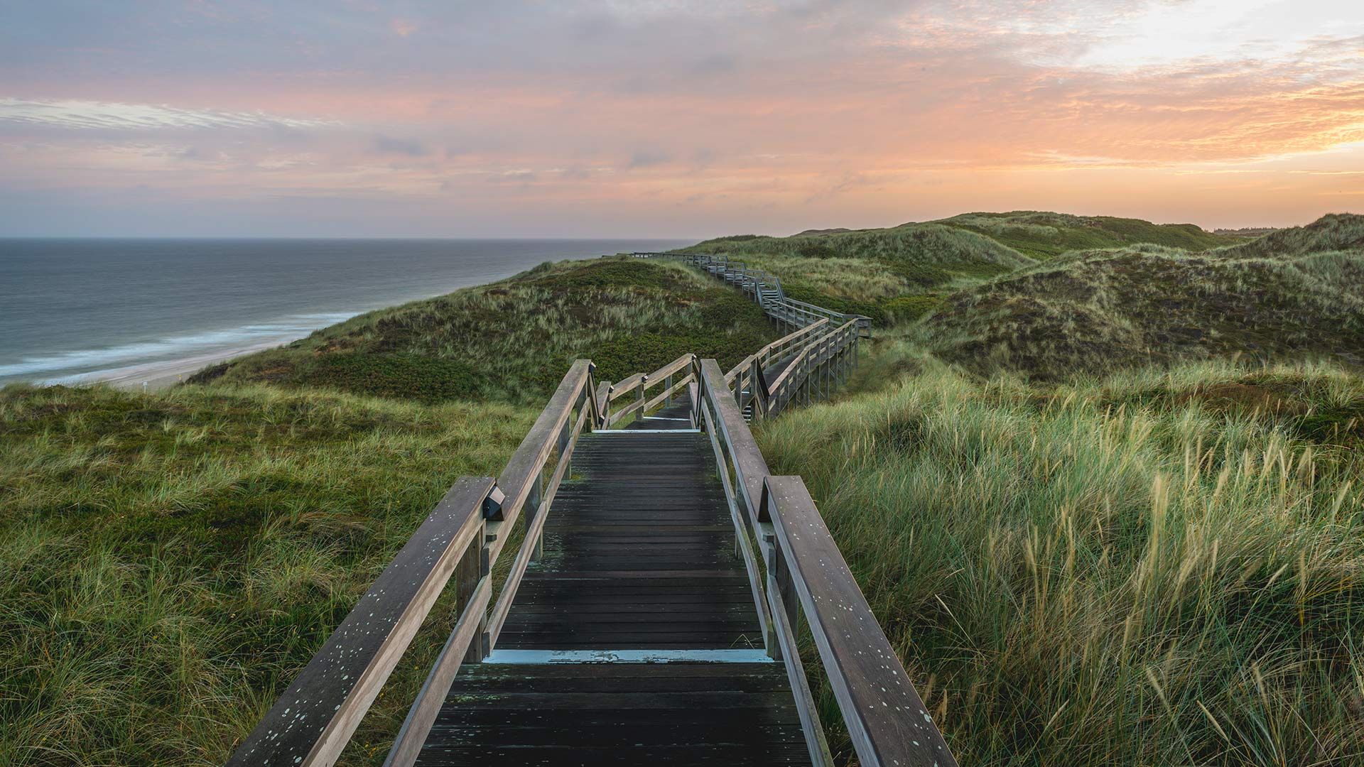 Boardwalk to the beach, Wenningstedt-Braderup, Sylt Island, Schleswig-Holstein, Germany