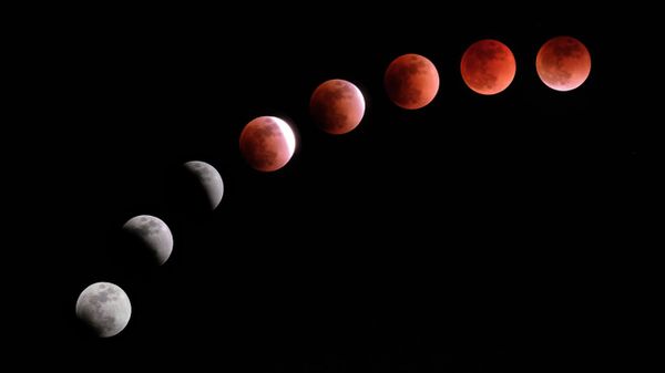 Composite image of the 31 January 2018 lunar eclipse seen from Tokyo, Japan