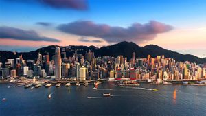 ｢ビクトリア・ハーバー｣中国, 香港 (© Banana Republic Images/Shutterstock)(Bing Japan)