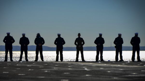 Sailors on the amphibious assault ship USS Iwo Jima on New York\'s Hudson River during Veterans Week, 2016