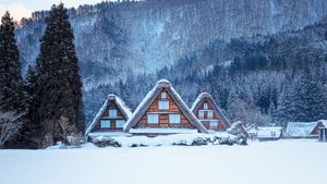 白川郷の雪景色, 岐阜県 (© MIYAMOTO_Y/Getty Images)(Bing Japan)