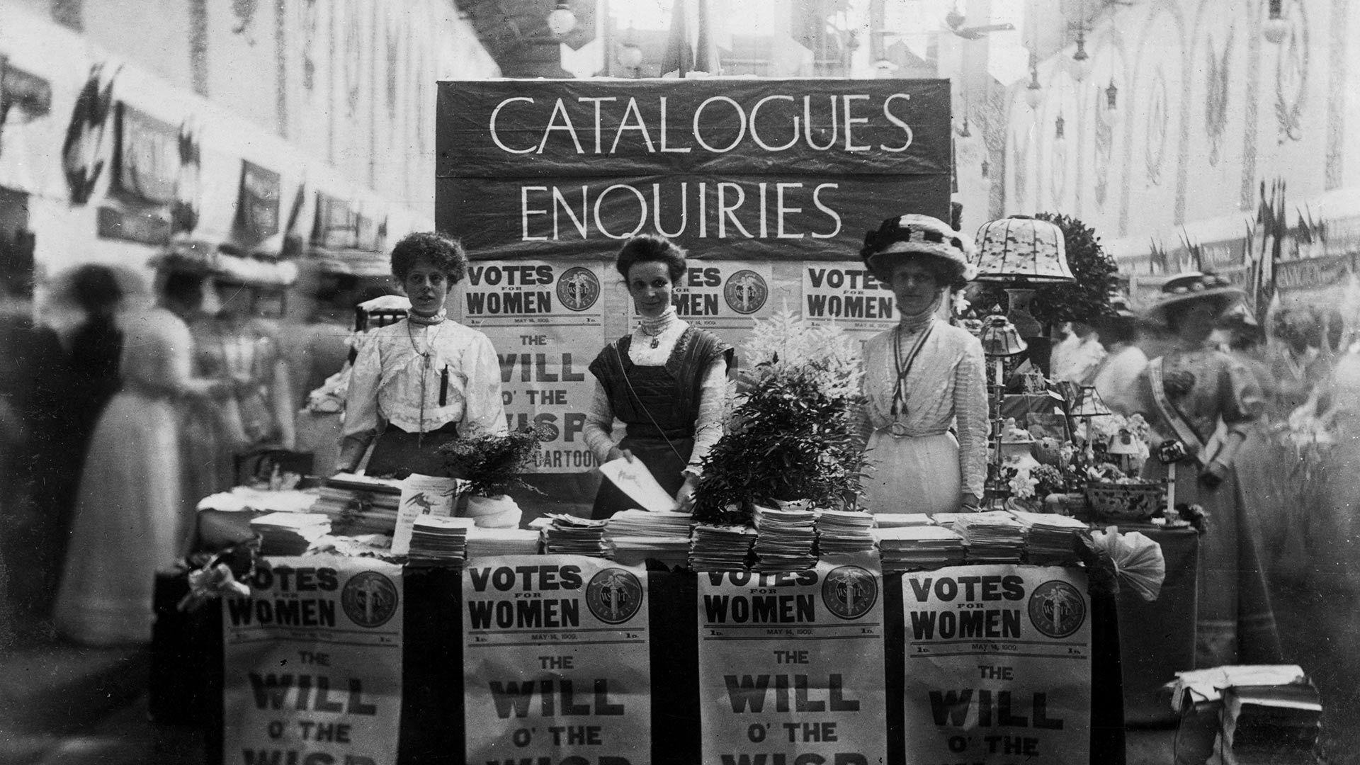 The catalogue and enquiries stall at the Women\'s Exhibition, London, May 1909.