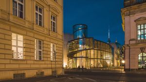 Pei-Bau des Deutschen Historischen Museums in Berlin (© Westend61/Getty Images)(Bing Deutschland)