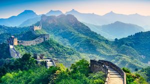中国的长城 (© aphotostory/Getty Images)(Bing China)