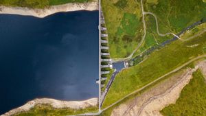 High angle view of Nant-y-Moch dam and reservoir, near Aberystwyth (© Jake Gardener/EyeEm/Getty Images)(Bing United Kingdom)