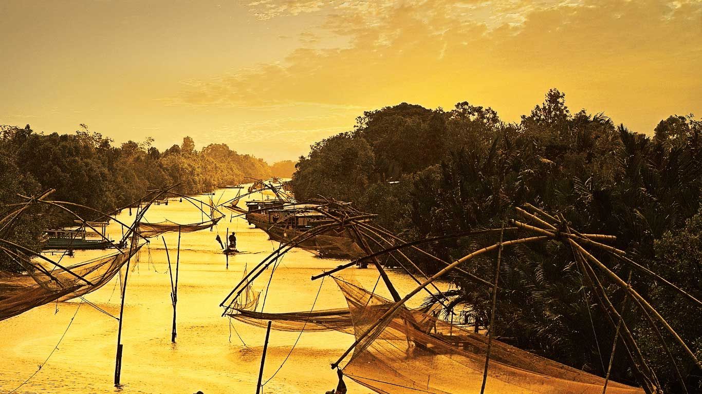 Lever du soleil dans le delta du Mékong, Vietnam