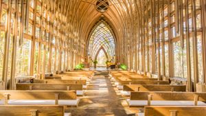 Mildred B. Cooper Memorial Chapel, Bella Vista, Arkansas (© Eddie Brady/Getty Images)(Bing France)