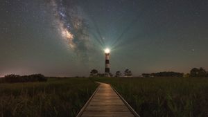 ボディー・アイランド灯台, 米国 ノースカロライナ州 (© Michael Ver Sprill/Getty Images)(Bing Japan)