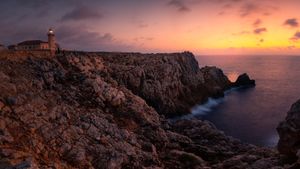Faro de Punta Nati, Ciudadela, Menorca, España (© Jorge Garcia Argazkiak/Getty Images)(Bing España)