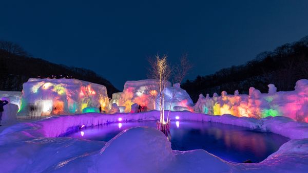 ライトアップされた氷像, 北海道 千歳市