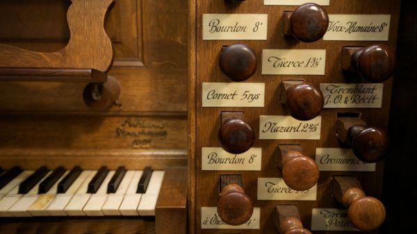 Clavier de l’un des orgues de la cathédrale Notre-Dame de Strasbourg, Alsace