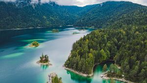 Eibsee, Bayern (© NejauPhoto/Getty Images)(Bing Deutschland)