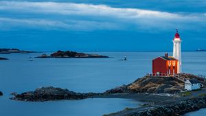 Fisgard Lighthouse, Esquimalt Harbor, Colwood, British Columbia, Canada (© davemantel/Getty Images)(Bing New Zealand)