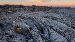 蓝龙熔岩流，月球陨石坑国家纪念碑和保护区，爱达荷州，美国 (© Alan Majchrowicz/Getty Images)(Bing China)