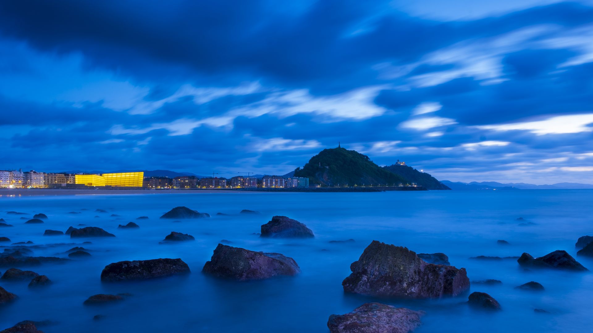 Atardecer en la Playa de Zurriola, San Sebastián, País Vasco