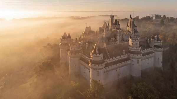 Il castello di Pierrefonds, nel dipartimento dell'Oise in Piccardia, Francia