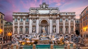 Fontana di Trevi, Piazza di Trevi, Roma (© RilindH/RooM)(Bing Italia)