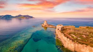 迈索尼城堡，麦西尼亚州，希腊 (© Andrew Mayovskyy/Shutterstock)(Bing China)
