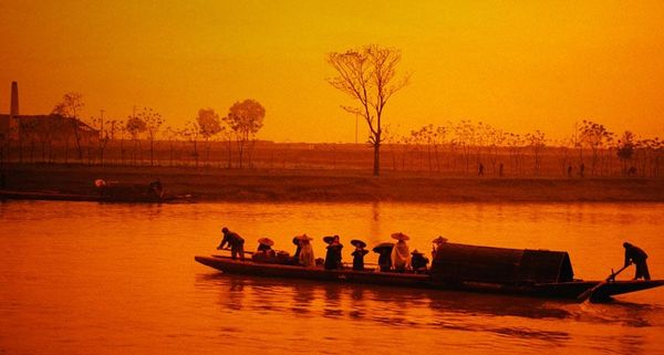 SilhouetteBoat