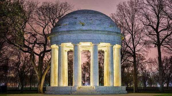 The DC War Memorial, honoring residents of Washington, DC, who fought in World War I