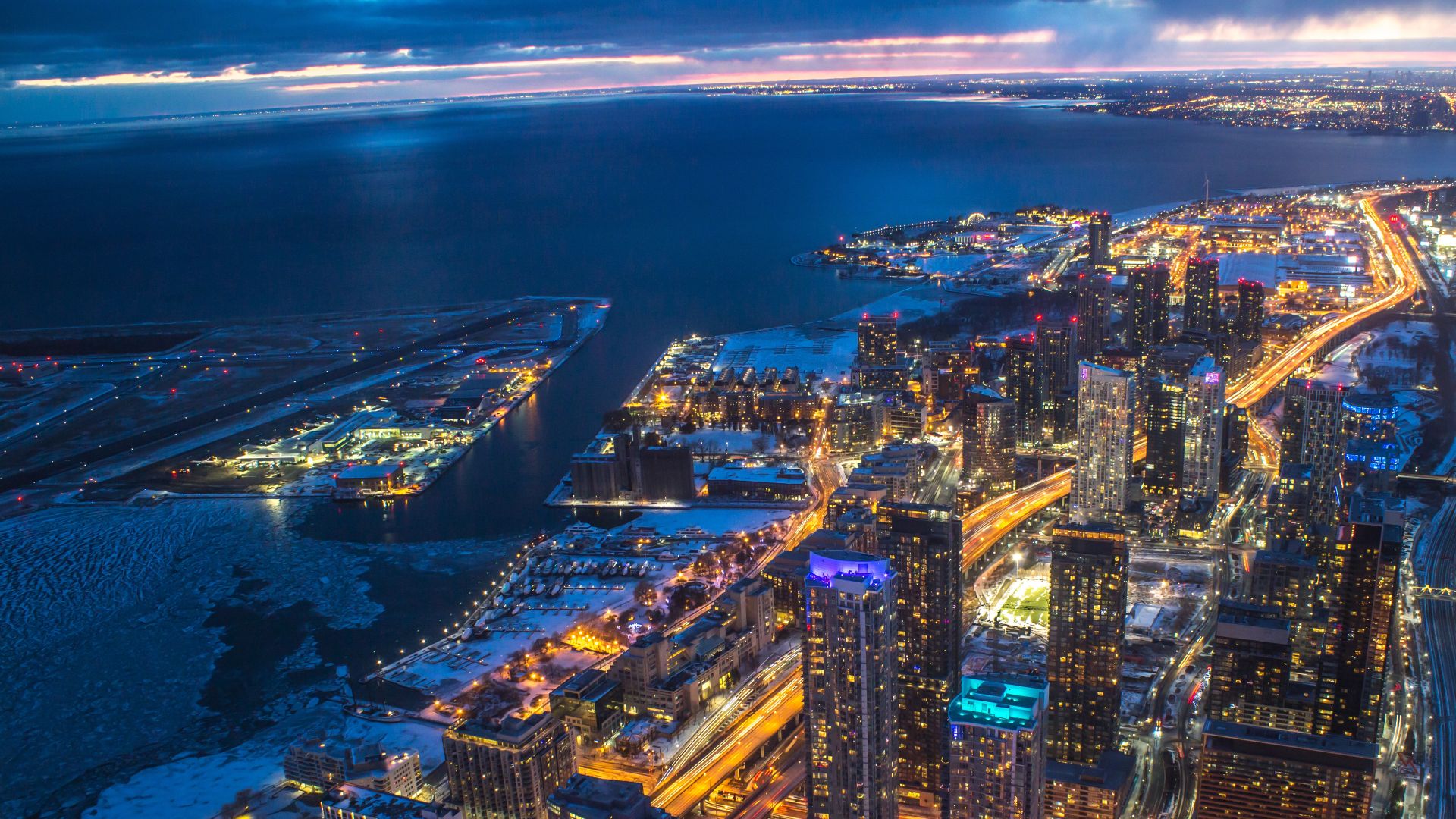Lake Ontario in the winter season, Toronto
