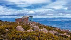 Mt Wellington observation deck with views of Hobart city, Tasmania (© Tommy Atthi/Getty Images)(Bing Australia)